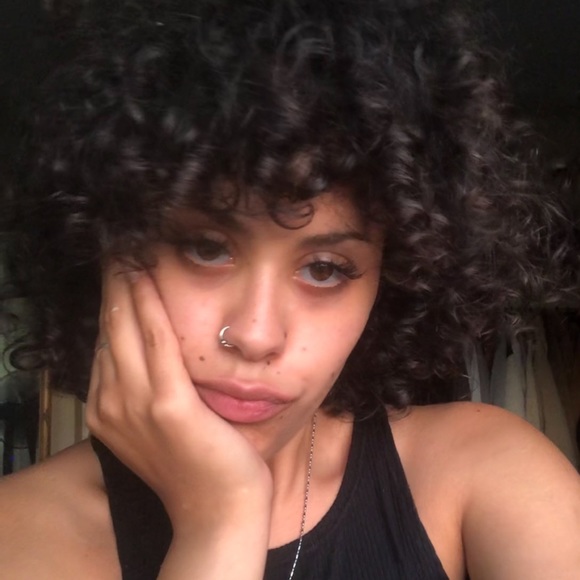 Meet your Posher, Lou!🌼 - Picture 2 of 2